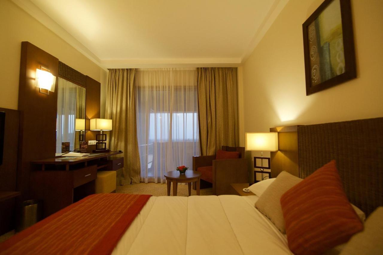 Hala Hotel & Aqua Park บิสเซา ภายนอก รูปภาพ